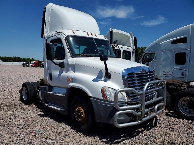 2016 FREIGHTLINER CASCADIA 125 SEMI TRUCK