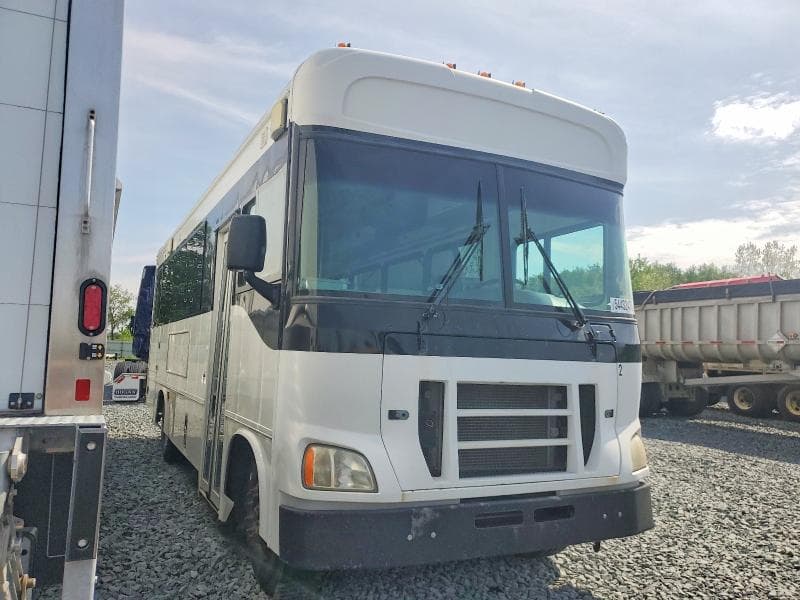 2013 FREIGHTLINER CHASSIS M LINE SHUTTLE BUS