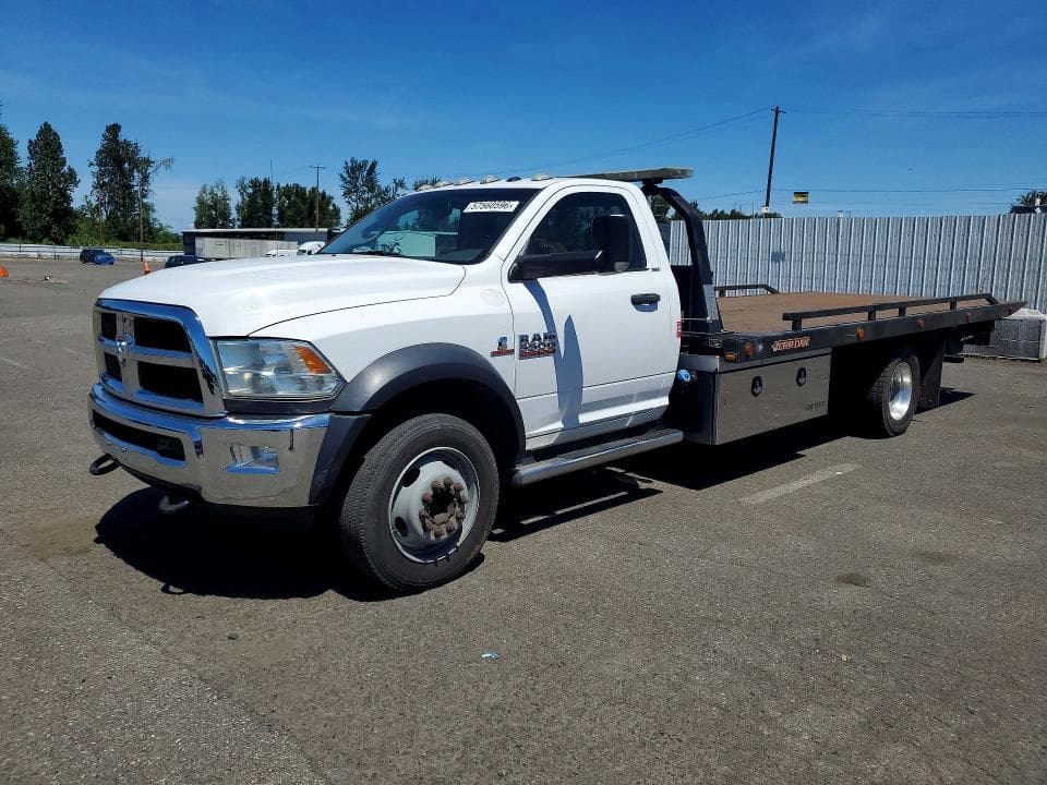 2016 RAM 5500 - FLATBED TRUCK
