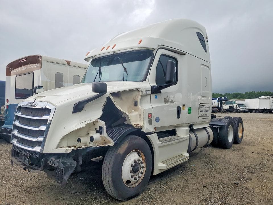 2018 FREIGHTLINER CASCADIA SEMI TRUCK