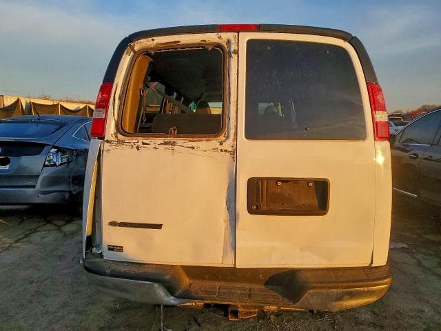 2017 CHEVROLET EXPRESS G3500 LT
