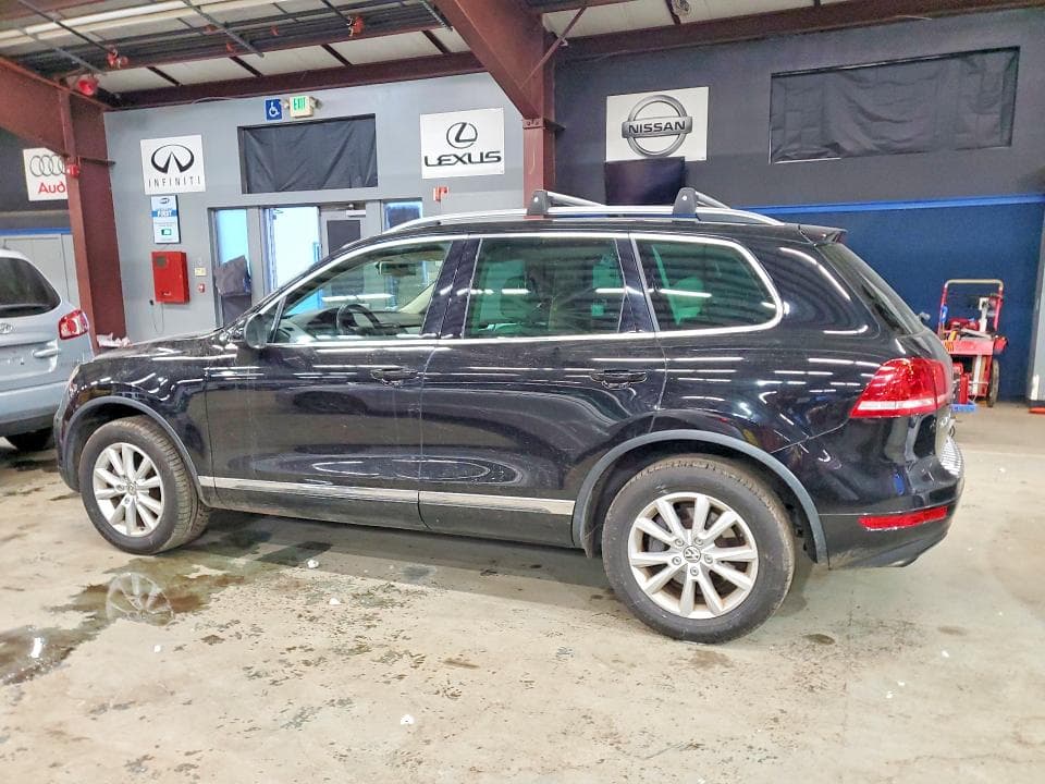 2013 VOLKSWAGEN TOUAREG V6