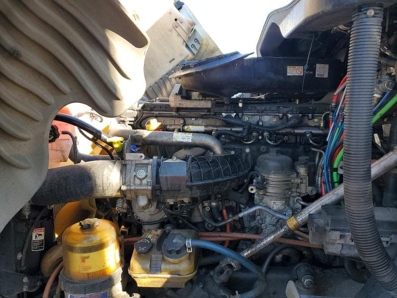 2016 FREIGHTLINER CASCADIA 125 SEMI TRUCK