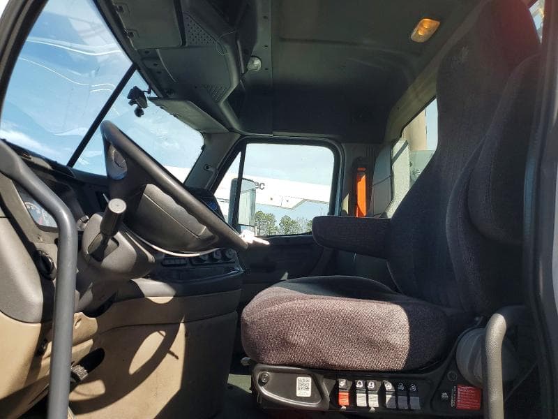 2016 FREIGHTLINER CASCADIA 125 SEMI TRUCK