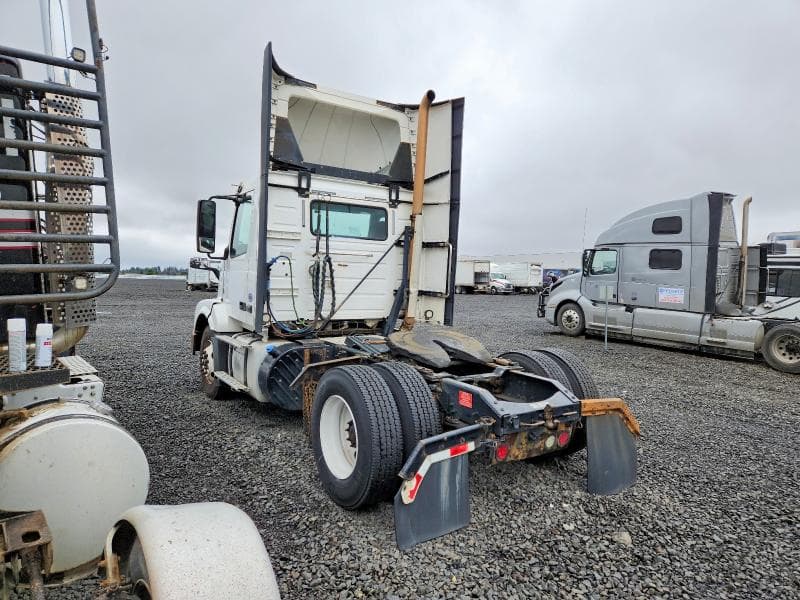 2018 VOLVO VNL SEMI TRUCK