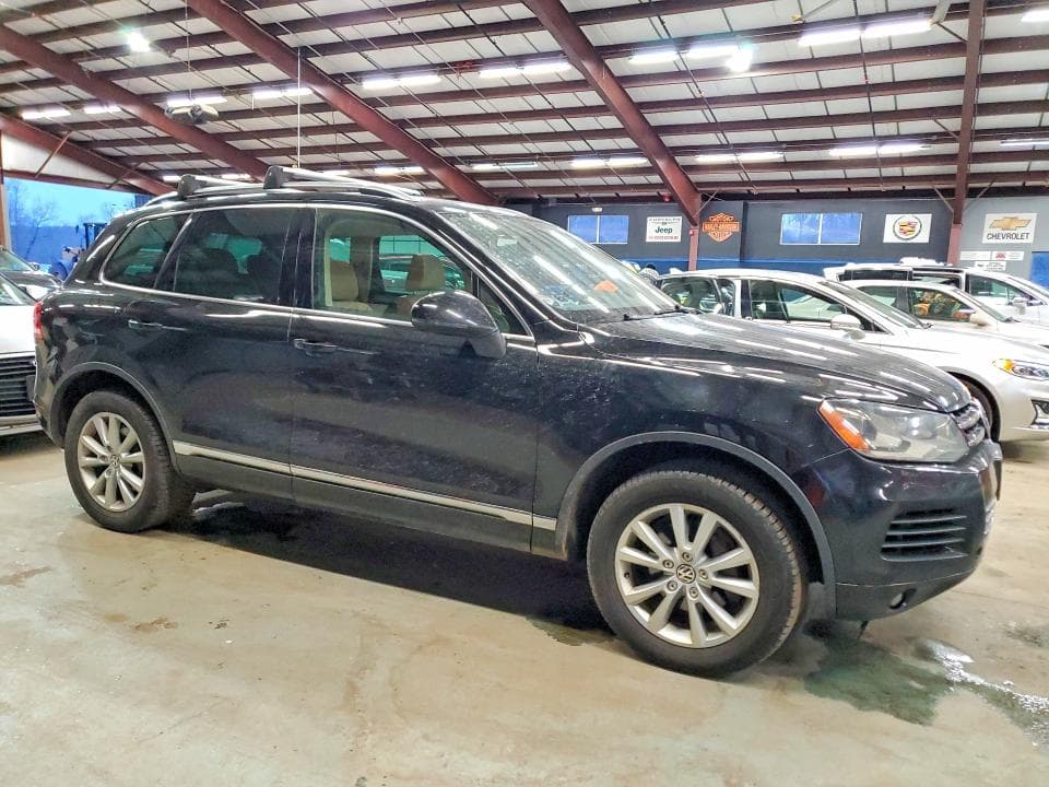 2013 VOLKSWAGEN TOUAREG V6