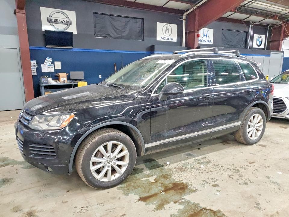 2013 VOLKSWAGEN TOUAREG V6