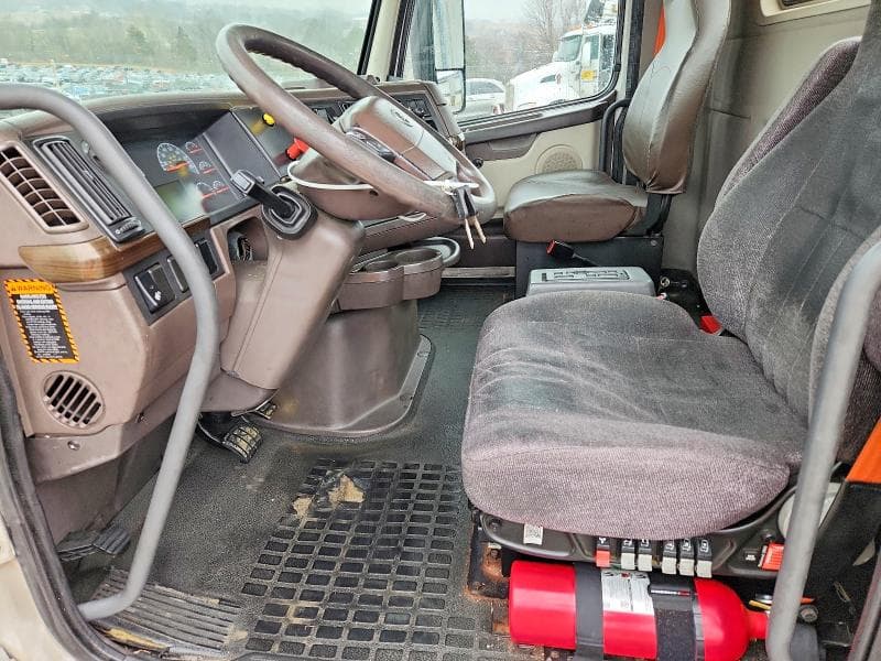 2016 VOLVO VNL SEMI TRUCK