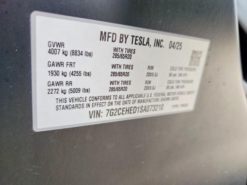 2025 TESLA CYBERTRUCK
