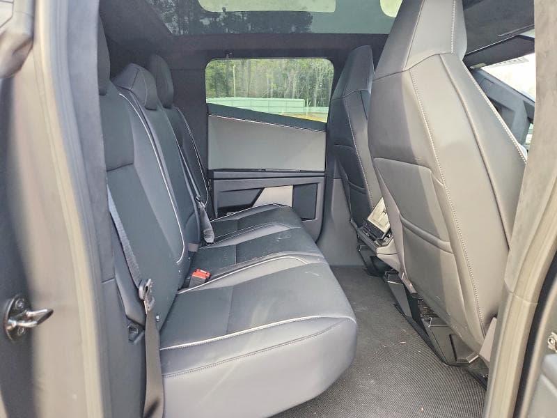2025 TESLA CYBERTRUCK