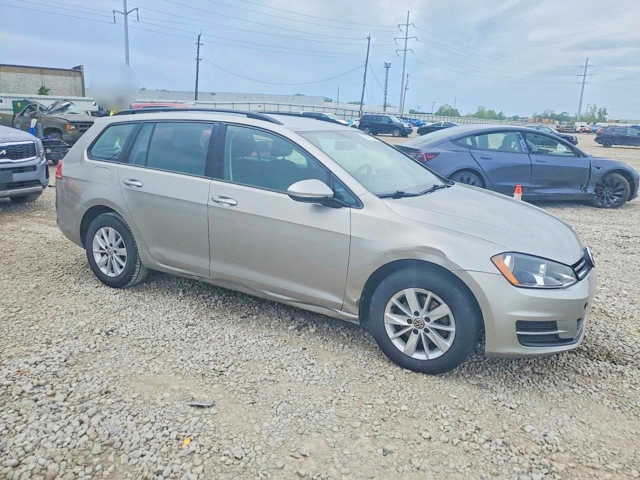 2017 Volkswagen Golf Sportwagen S