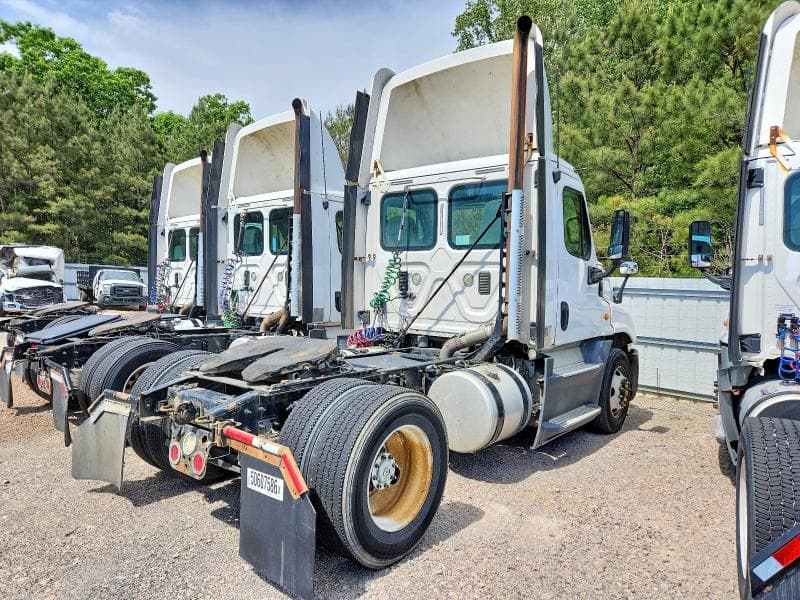 2016 FREIGHTLINER CASCADIA 125 SEMI TRUCK
