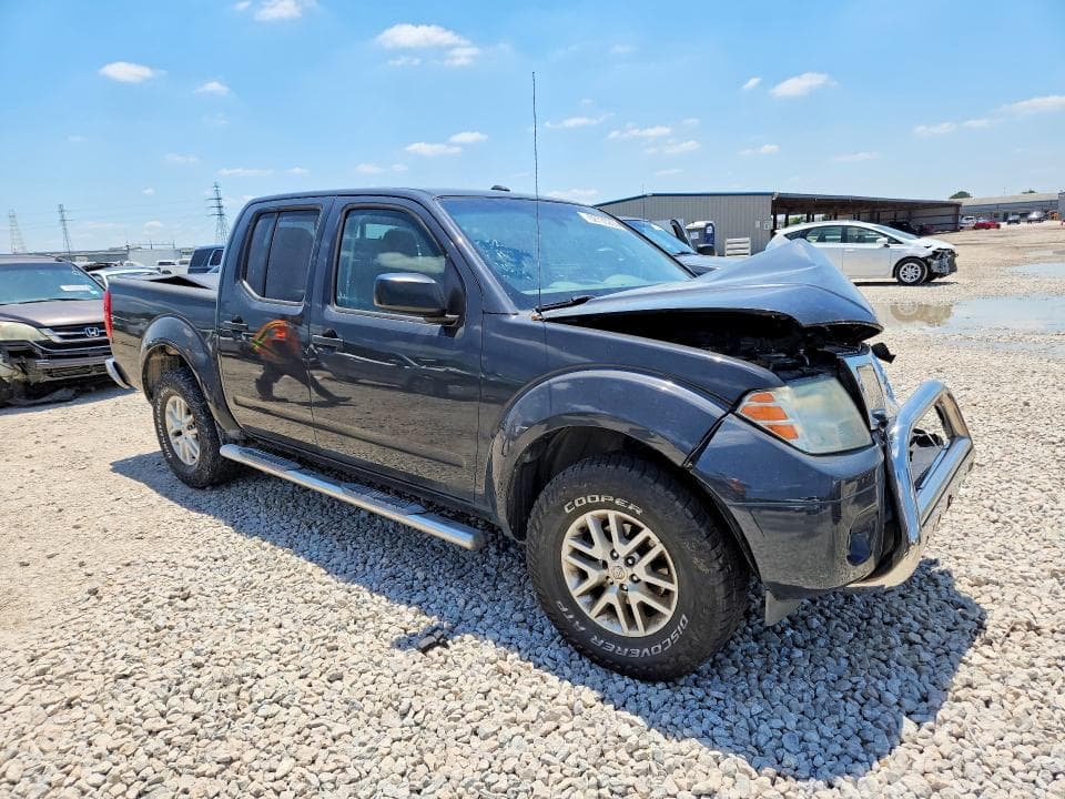 2015 NISSAN FRONTIER S