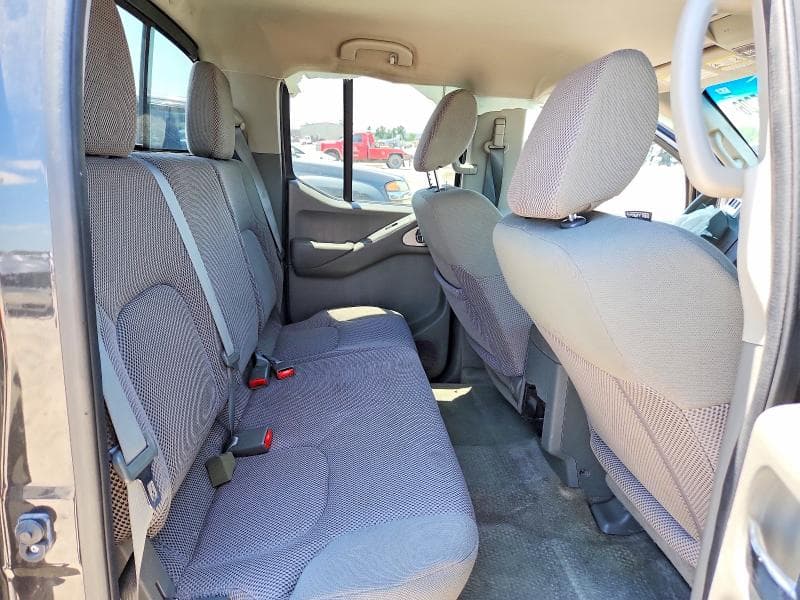 2015 NISSAN FRONTIER S