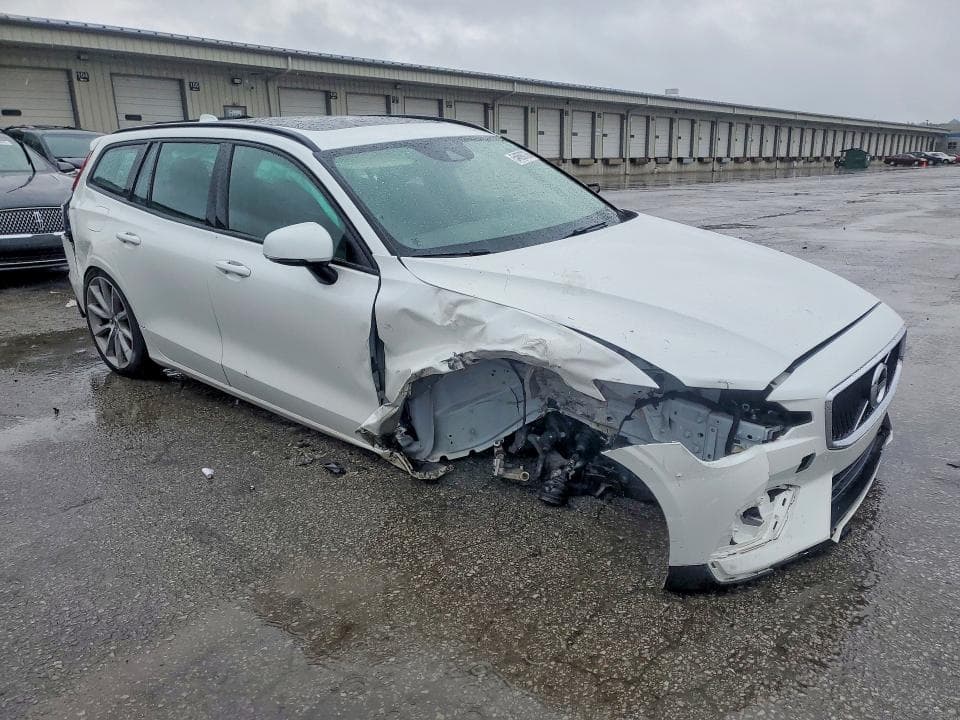 2020 VOLVO V60 T5 MOMENTUM