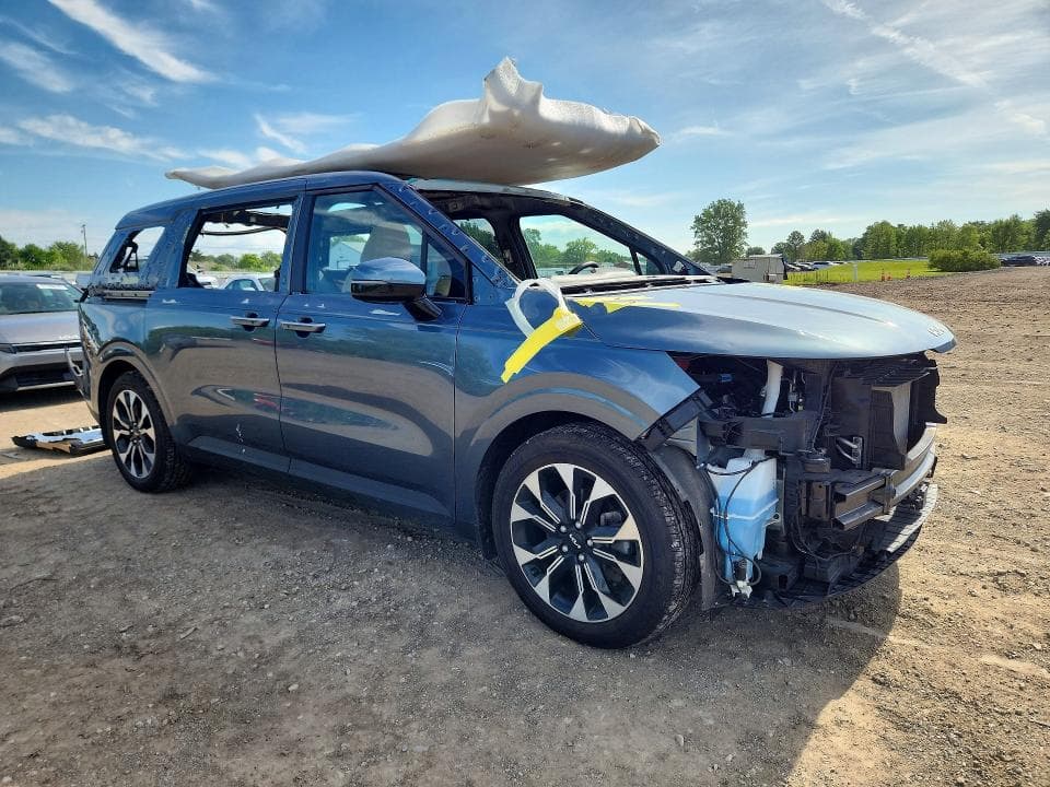 2022 KIA CARNIVAL EX