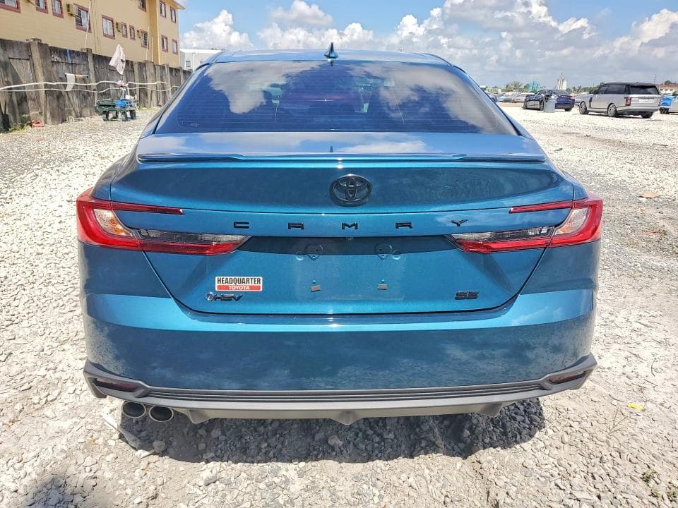 2025 TOYOTA CAMRY SE