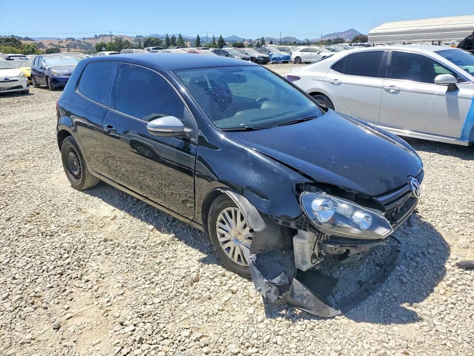 2013 VOLKSWAGEN GOLF