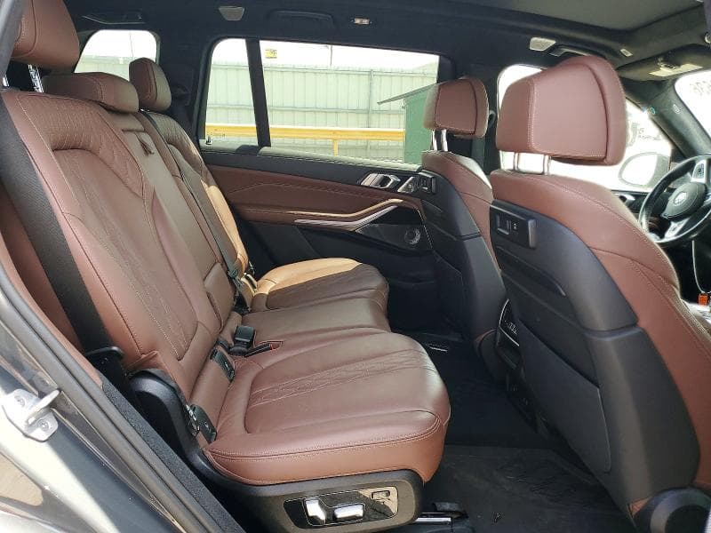 2021 BMW X7 M50I