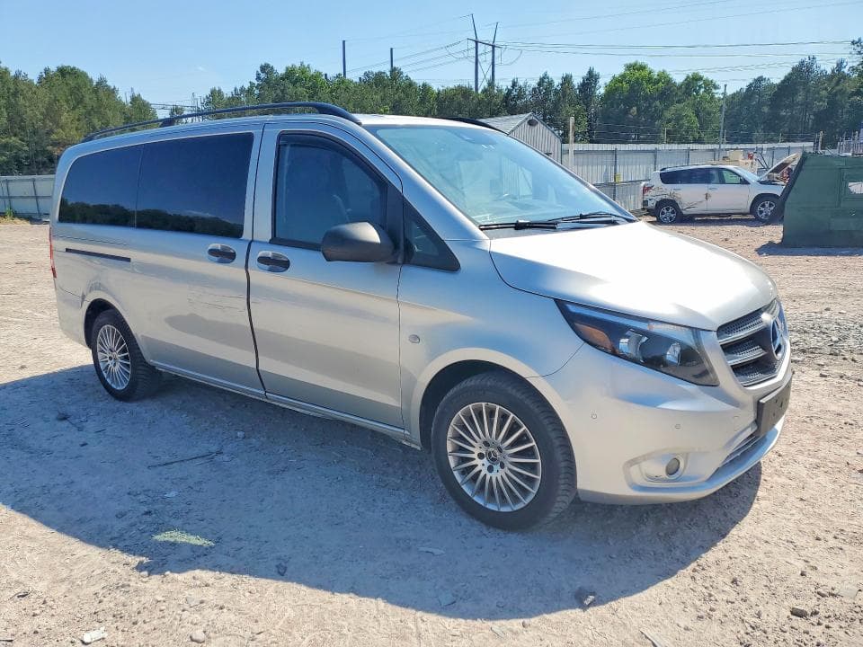 2019 MERCEDES-BENZ METRIS