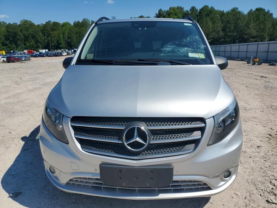 2019 MERCEDES-BENZ METRIS
