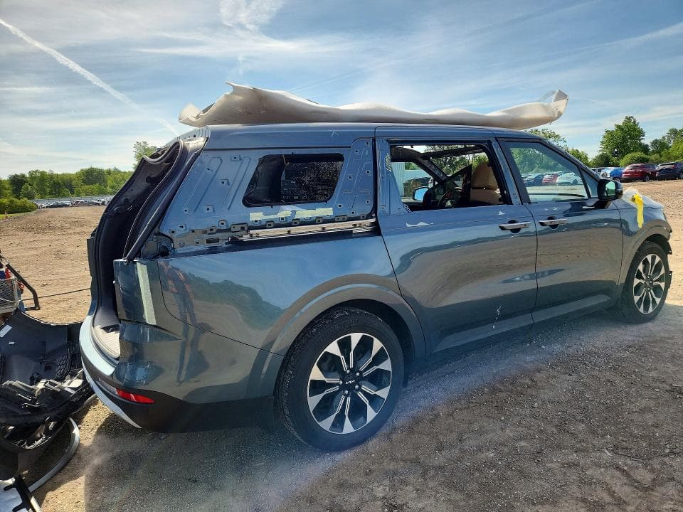 2022 KIA CARNIVAL EX