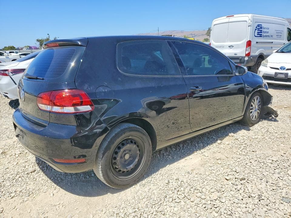 2013 VOLKSWAGEN GOLF