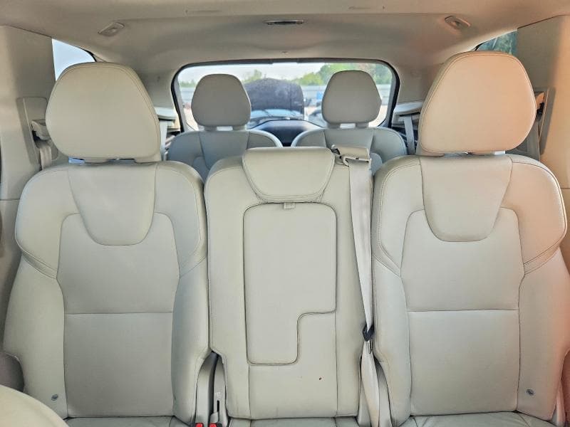 2022 VOLVO XC90 T5 MOMENTUM
