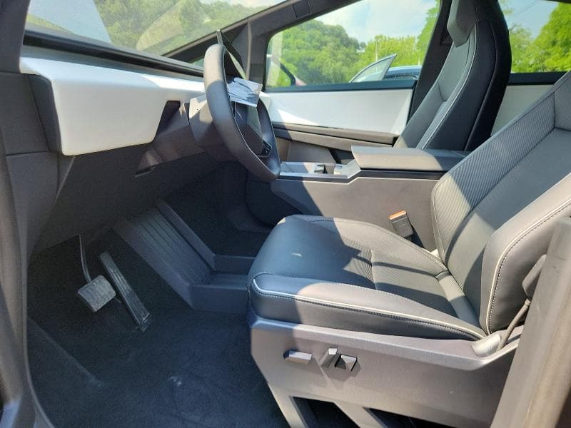 2026 TESLA CYBERTRUCK