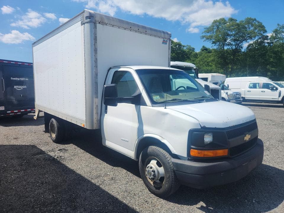 2015 CHEVROLET EXPRESS BOX TRUCK
