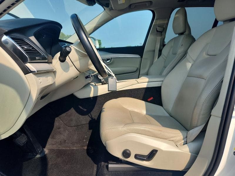 2022 VOLVO XC90 T5 MOMENTUM