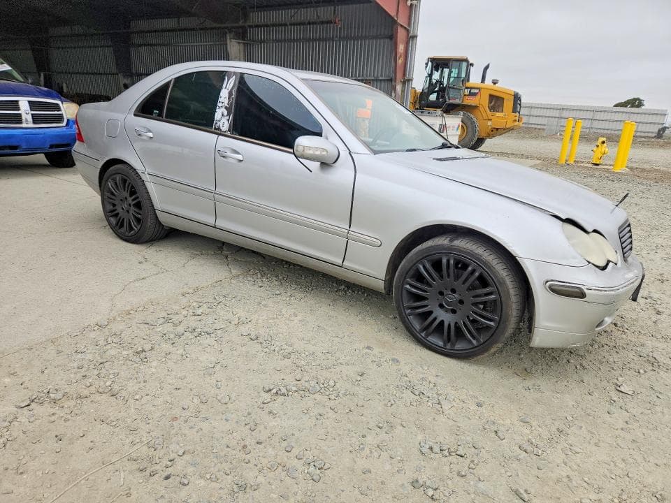 2003 MERCEDES-BENZ C 240