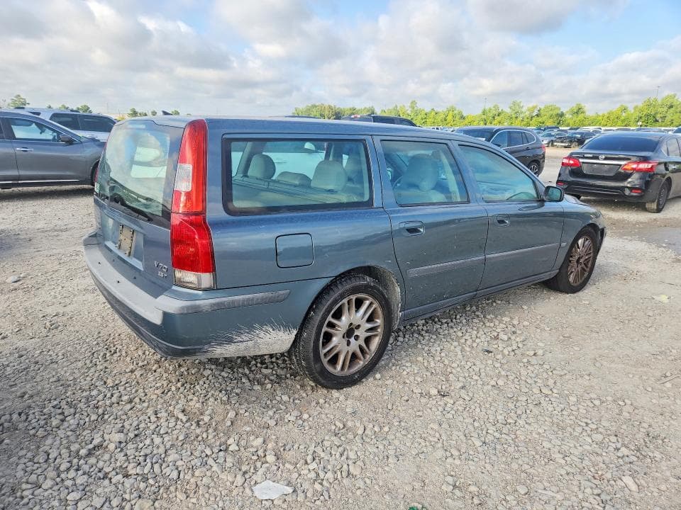 2004 VOLVO V70 FWD