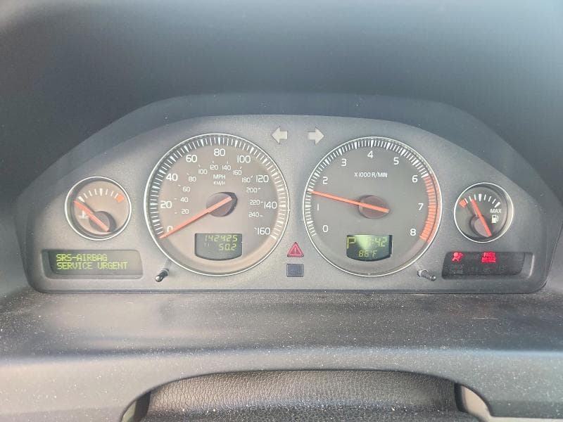2004 VOLVO V70 FWD