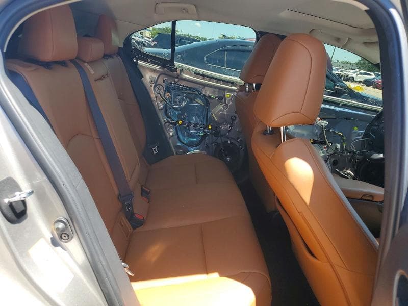2019 LEXUS UX 200