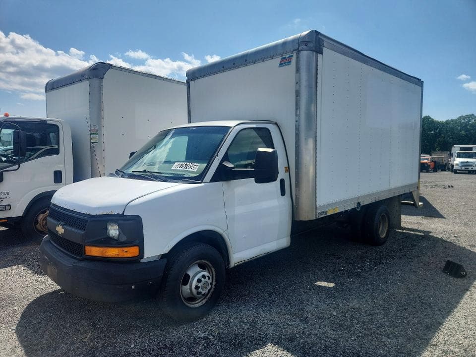 2015 CHEVROLET EXPRESS BOX TRUCK