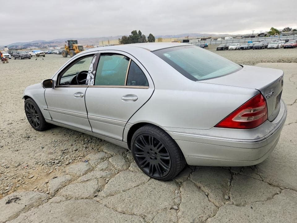 2003 MERCEDES-BENZ C 240