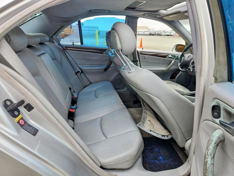 2003 MERCEDES-BENZ C 240