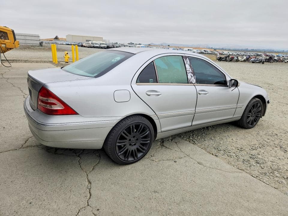 2003 MERCEDES-BENZ C 240