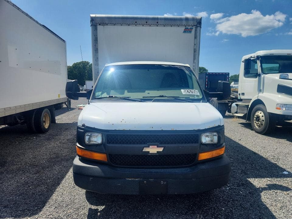 2015 CHEVROLET EXPRESS BOX TRUCK