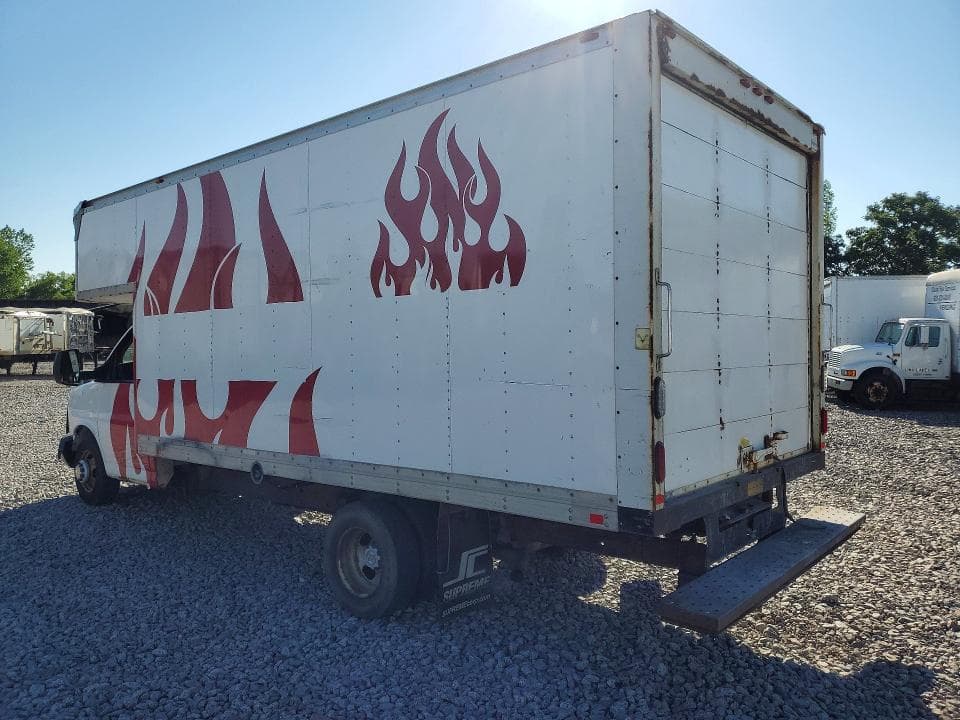 2015 CHEVROLET EXPRESS - BOX TRUCK
