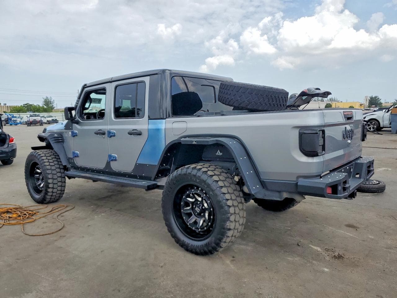 2020 Jeep Gladiator Sport