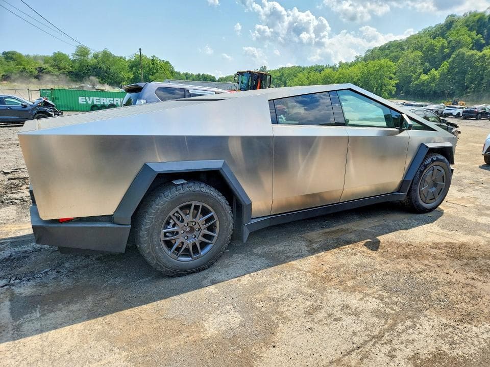 2026 TESLA CYBERTRUCK