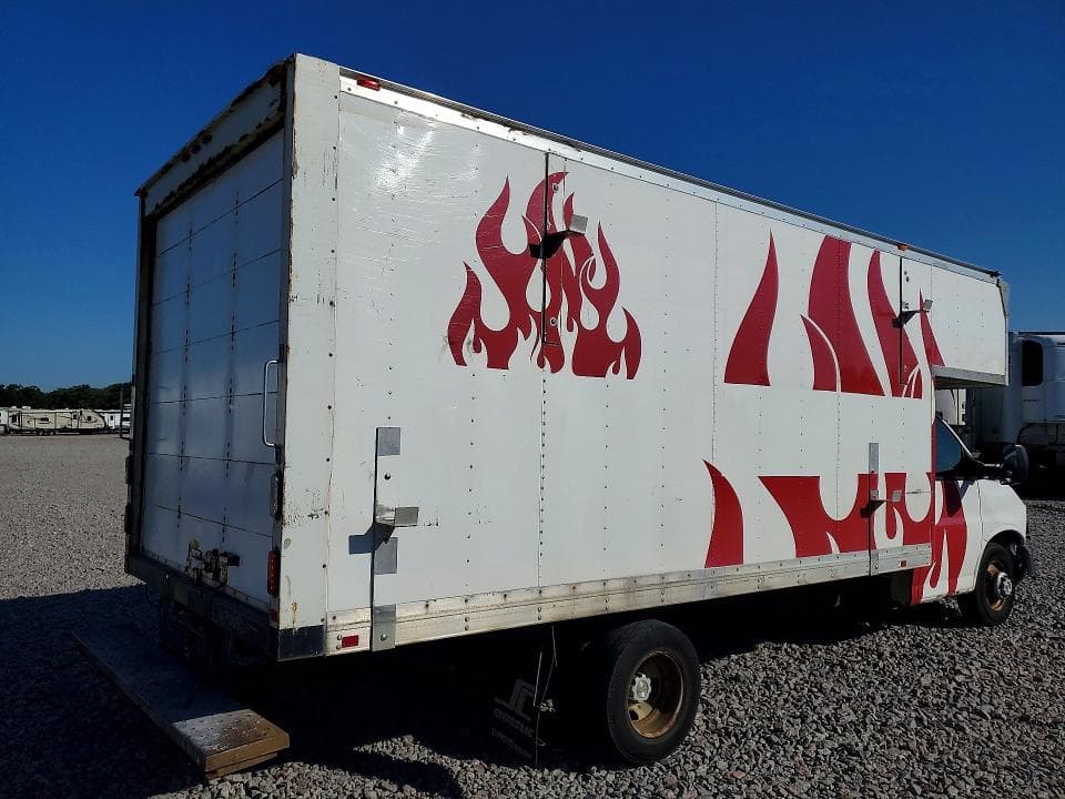2015 CHEVROLET EXPRESS - BOX TRUCK
