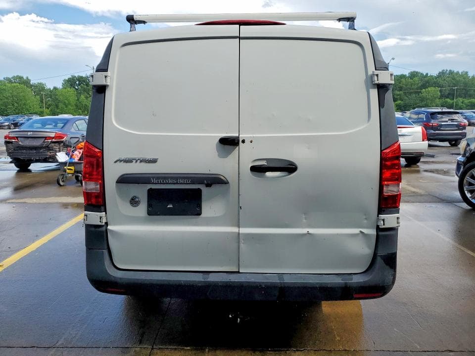 2017 MERCEDES-BENZ METRIS