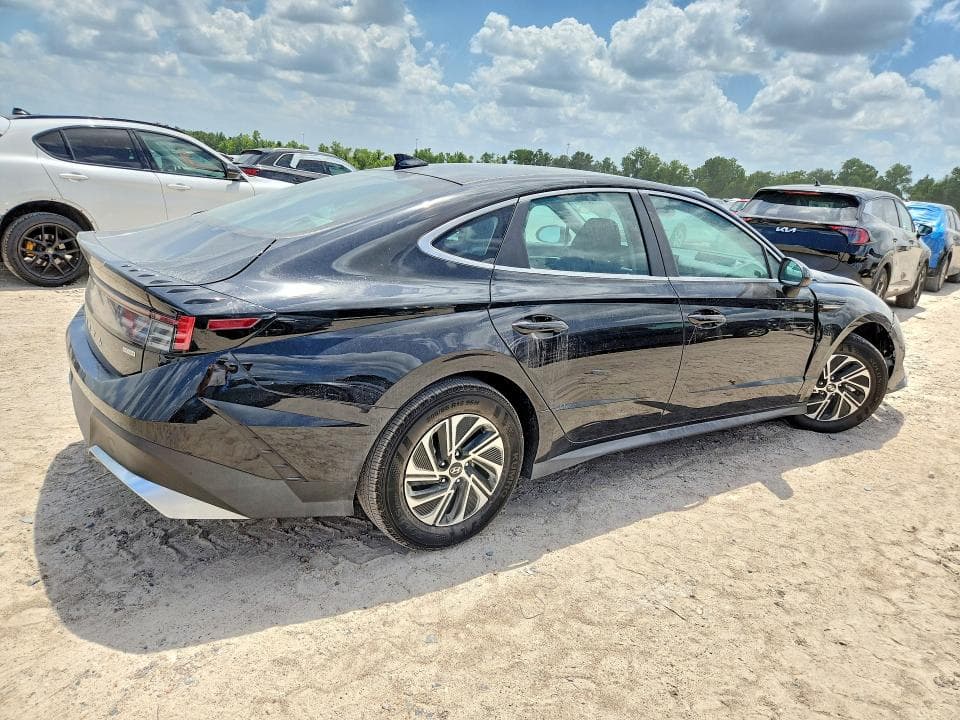 2026 HYUNDAI SONATA HYBRID BLUE