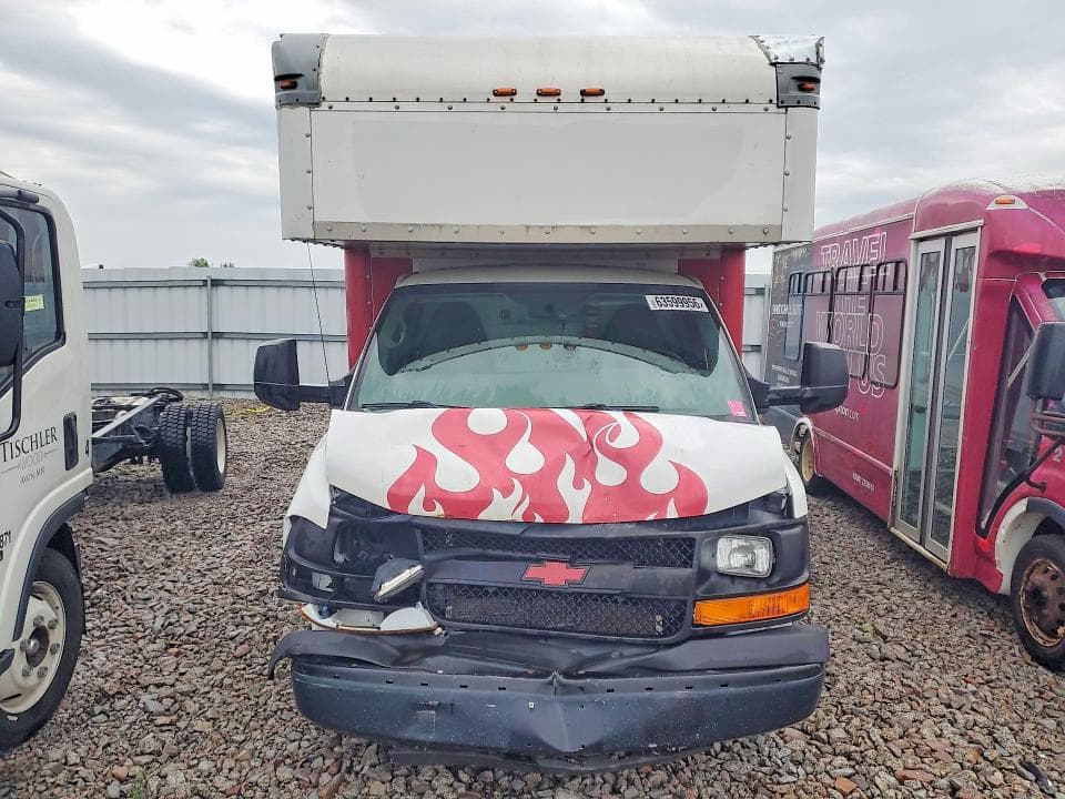 2015 CHEVROLET EXPRESS - BOX TRUCK