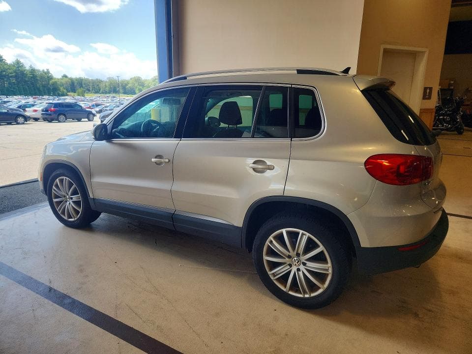 2014 VOLKSWAGEN TIGUAN S