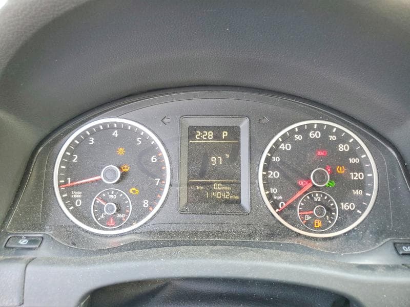 2010 VOLKSWAGEN TIGUAN S