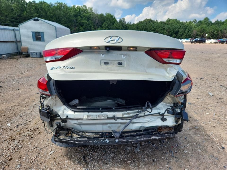 2017 HYUNDAI ELANTRA SE